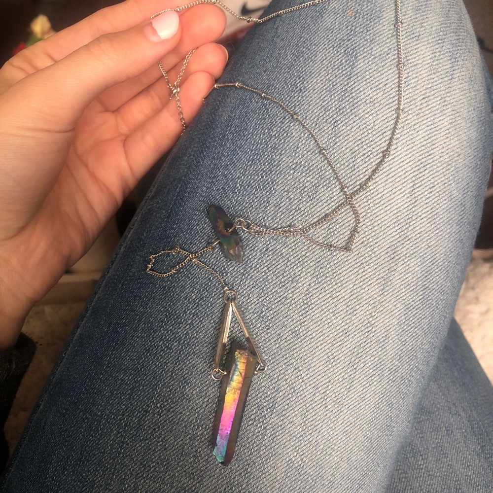 Necklace with multicolored stone